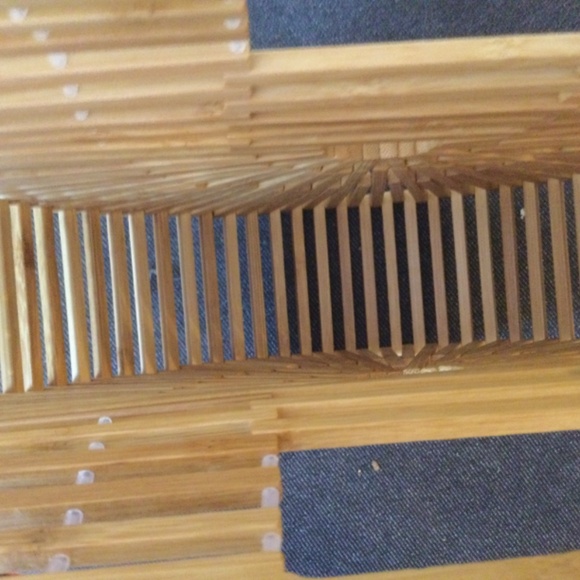 VINGTA Birdcage Clutch BOHO Preowned - Picture 5 of 5